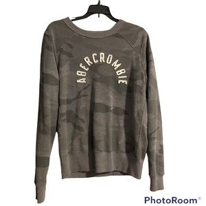 2/$10 | Abercrombie Ladies Camo Sweatshirt